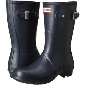 HUNTER Women’s black Rain Boots
KEEP YOUR FEET DRY - HUNTER BOOTS